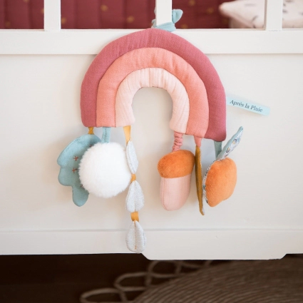 Arc-En-Ciel d'Activités après la Pluie