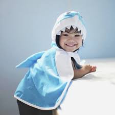 [GRP_52982] Cape Petit Requin Taille 2-3 Ans